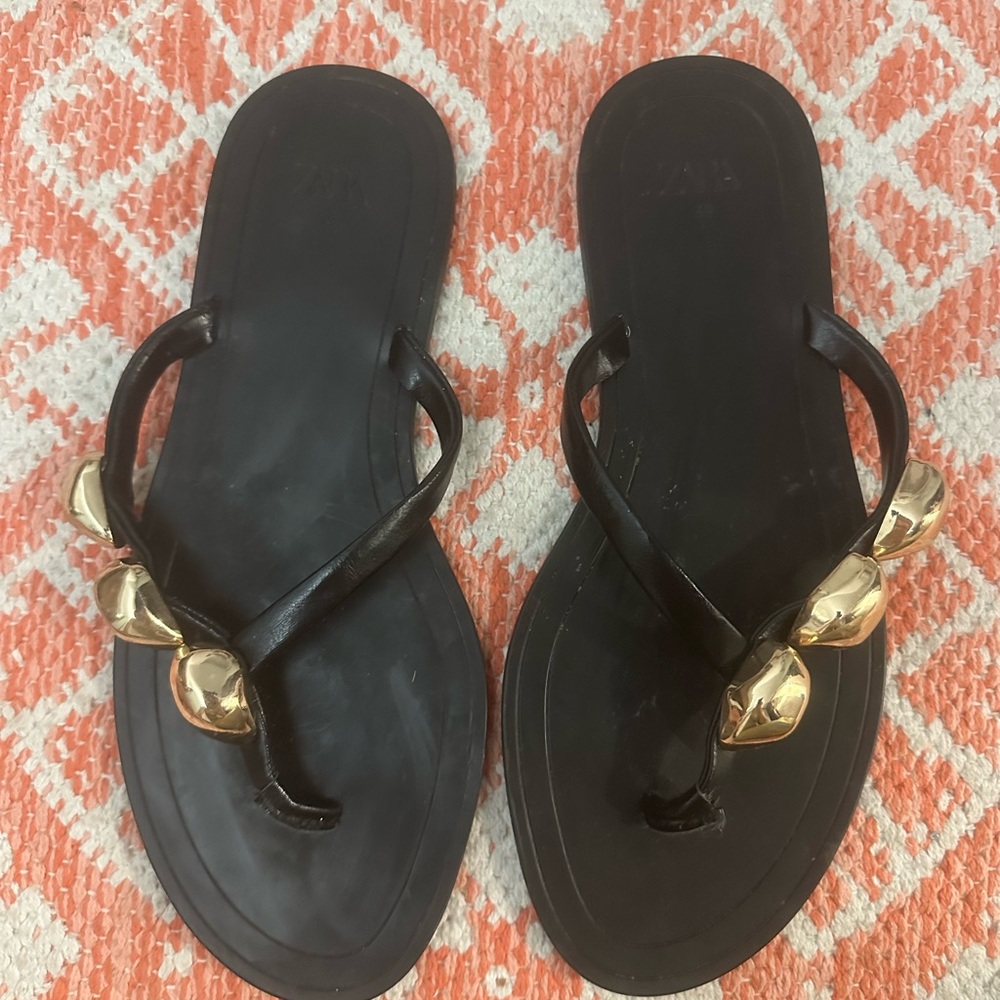 Zara Black and Gold Sandals with Metallic Accents